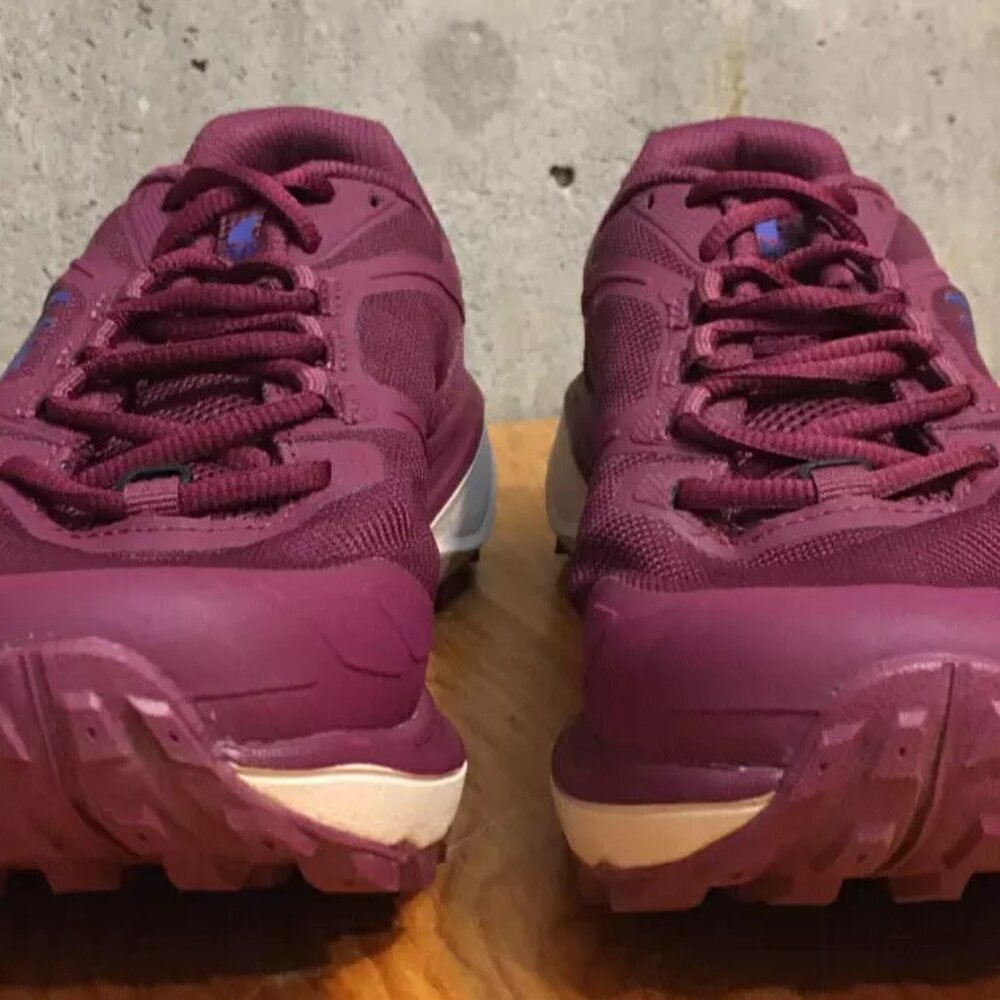 TOPO ATHLETIC TERRAVENTURE 4 Womens Running Shoes Size 8 BERRY/VIOLET NO INSOLES